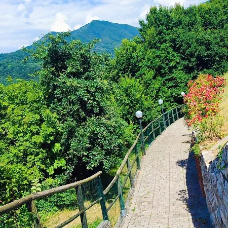 Lägenhet Schoenes Ferienhaeuschen In Ruhiger Lage Fuer Max. 4 Personen Mit Pool