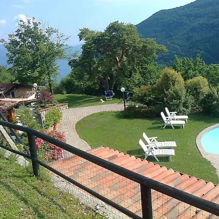 Schoenes Ferienhaeuschen In Ruhiger Lage Fuer Max. 4 Personen Mit Pool *