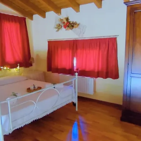 Schoenes Ferienhaeuschen In Ruhiger Lage Fuer Max. 4 Personen Mit Pool Apartamento Olzano