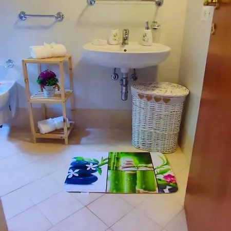 Schoenes Ferienhaeuschen In Ruhiger Lage Fuer Max. 4 Personen Mit Pool *